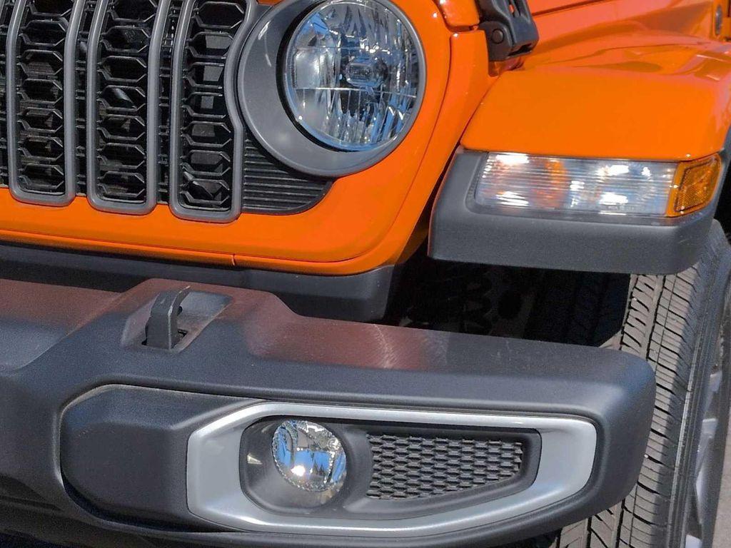 new 2025 Jeep Gladiator car, priced at $41,450
