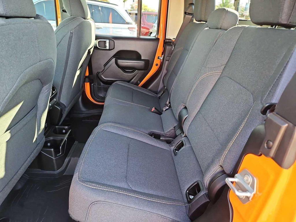 new 2025 Jeep Gladiator car, priced at $45,323