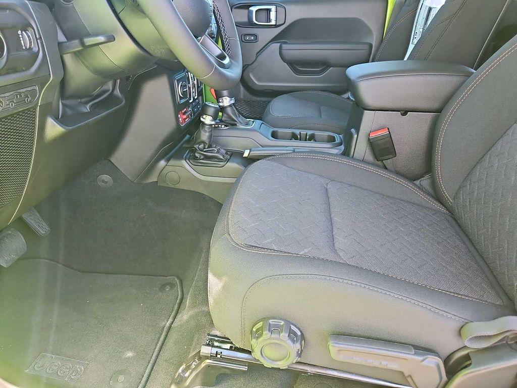 new 2025 Jeep Gladiator car, priced at $47,730