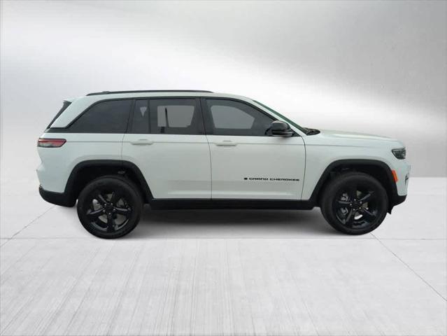 new 2025 Jeep Grand Cherokee car, priced at $47,580