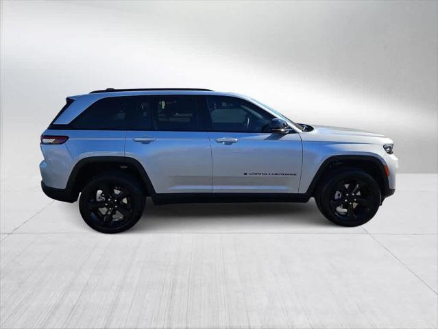 new 2025 Jeep Grand Cherokee car, priced at $48,175