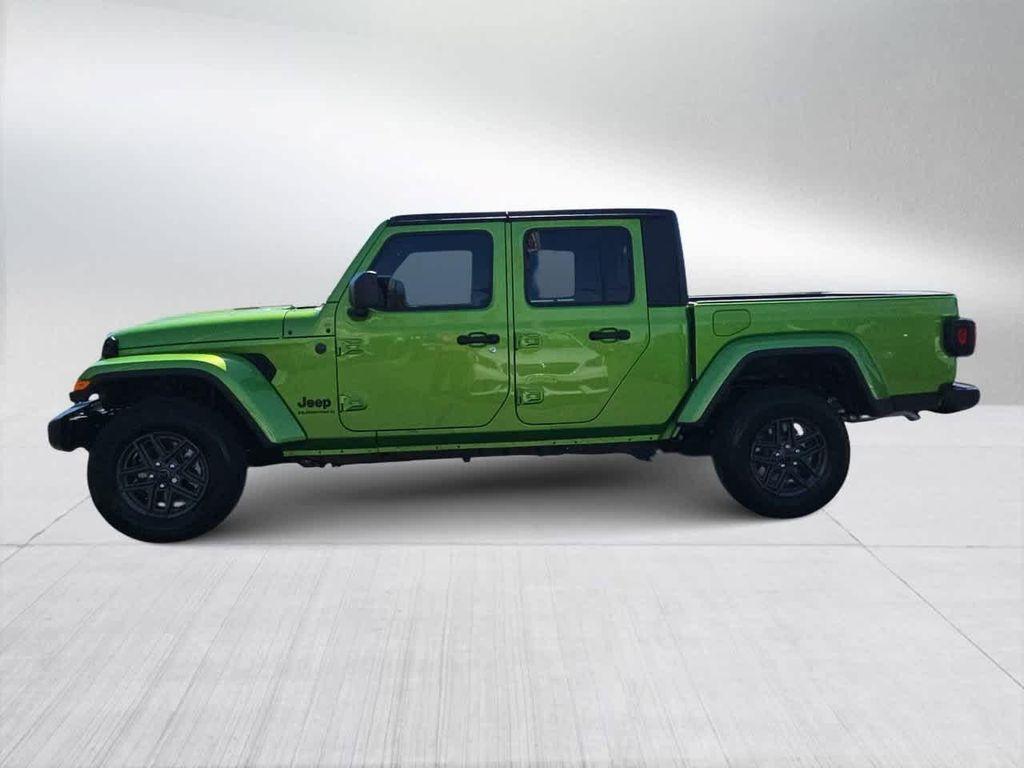 new 2025 Jeep Gladiator car, priced at $45,023