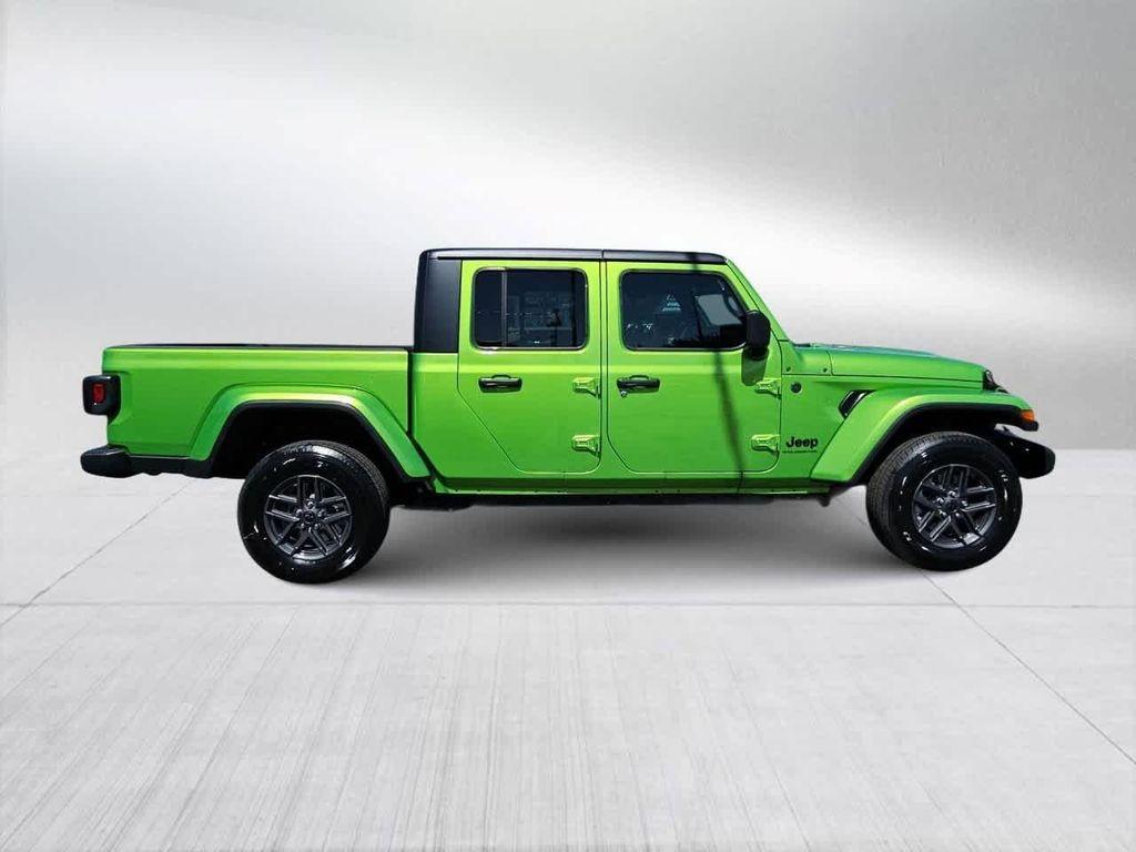 new 2025 Jeep Gladiator car, priced at $45,023