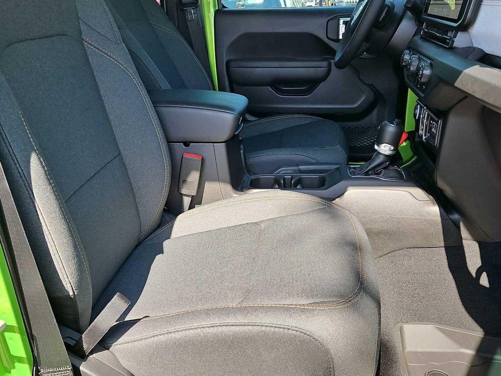 new 2025 Jeep Gladiator car, priced at $45,023