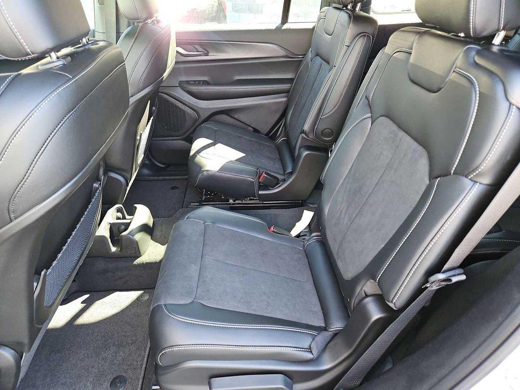 new 2025 Jeep Grand Cherokee L car, priced at $38,877