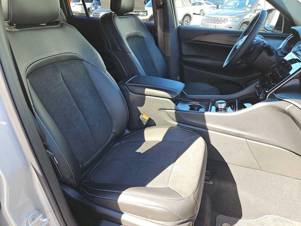 new 2025 Jeep Grand Cherokee L car, priced at $38,877
