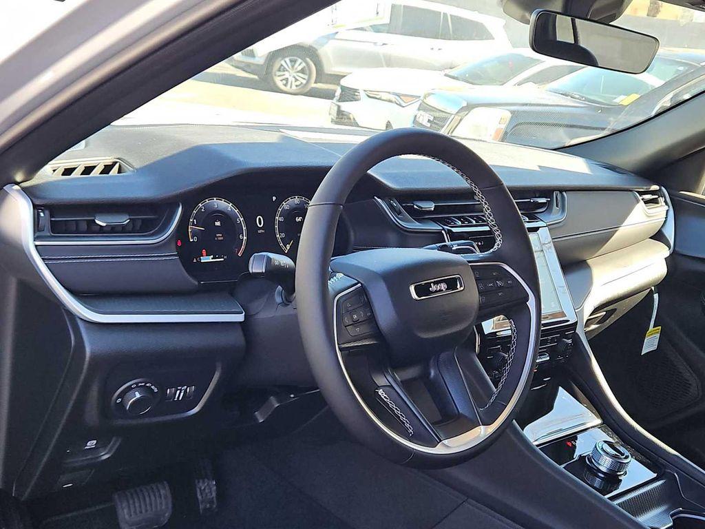 new 2025 Jeep Grand Cherokee L car, priced at $38,877