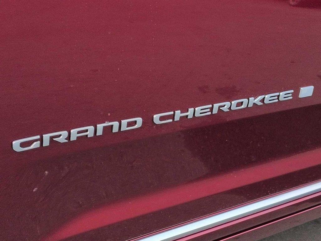 new 2025 Jeep Grand Cherokee car, priced at $57,500