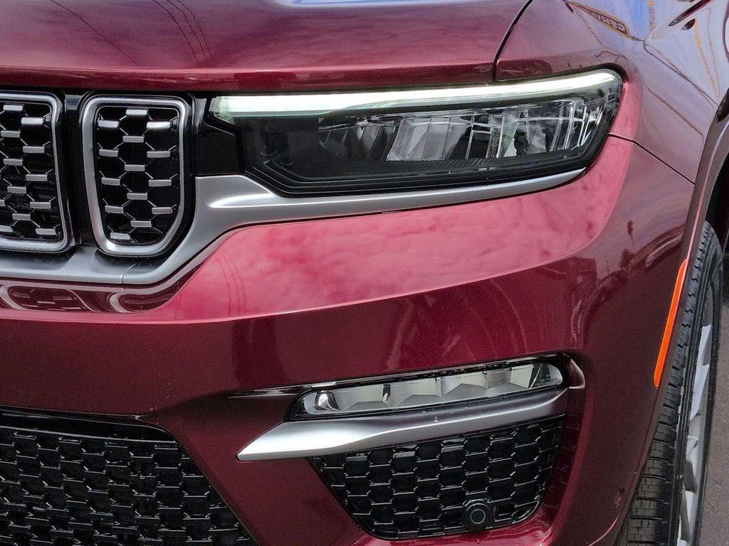 new 2025 Jeep Grand Cherokee car, priced at $57,500