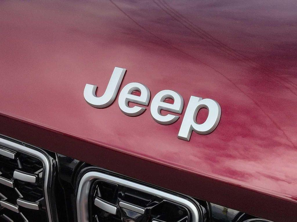 new 2025 Jeep Grand Cherokee car, priced at $57,500