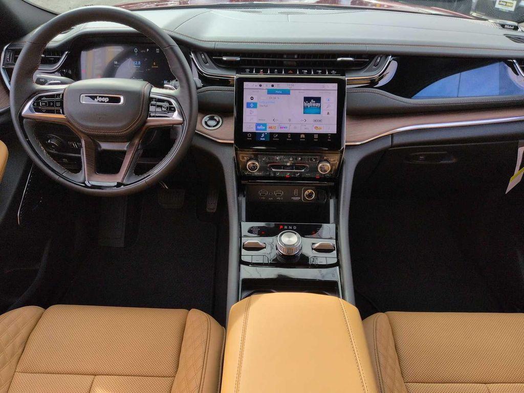 new 2025 Jeep Grand Cherokee car, priced at $57,500