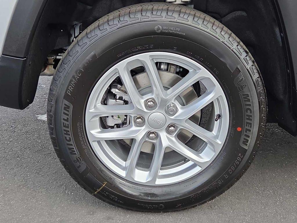 new 2025 Jeep Grand Cherokee car, priced at $34,920