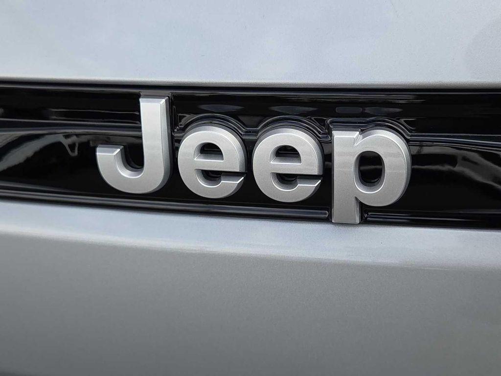 new 2025 Jeep Grand Cherokee car, priced at $34,920