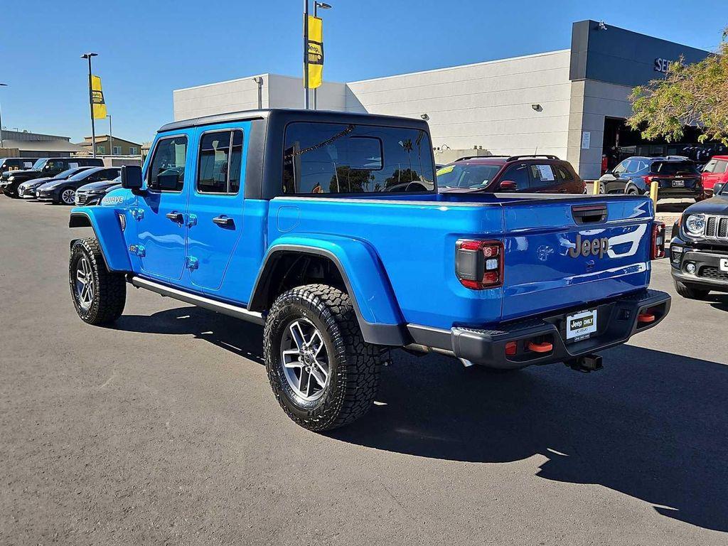 new 2025 Jeep Gladiator car, priced at $45,680