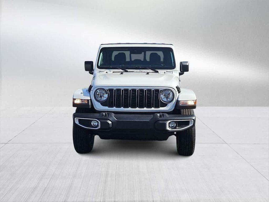 new 2025 Jeep Gladiator car, priced at $43,555
