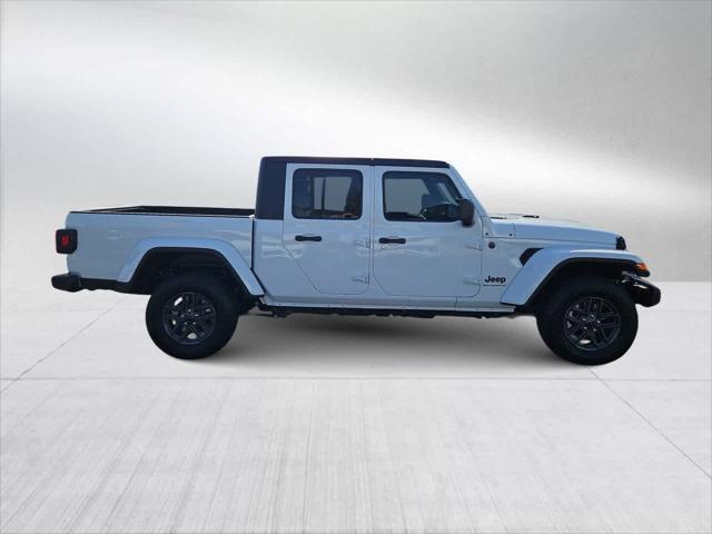 new 2025 Jeep Gladiator car, priced at $44,428