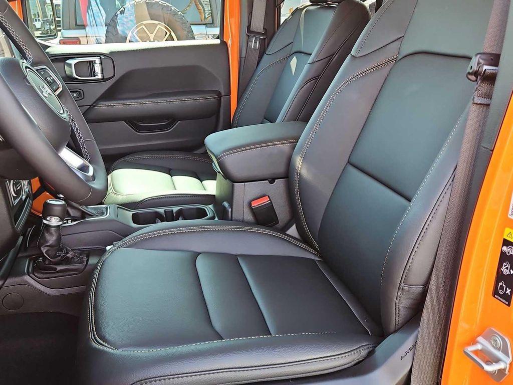 new 2025 Jeep Wrangler car, priced at $52,115