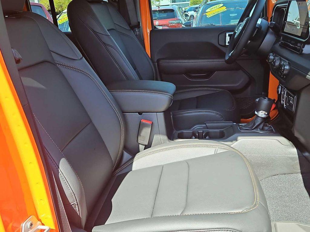 new 2025 Jeep Wrangler car, priced at $52,115