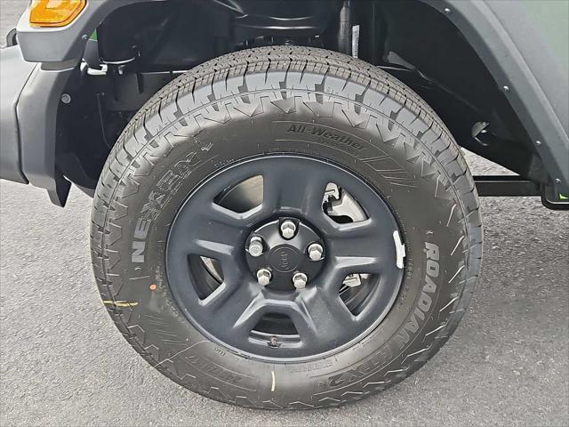 new 2025 Jeep Wrangler car, priced at $37,915