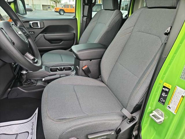 new 2025 Jeep Wrangler car, priced at $37,915