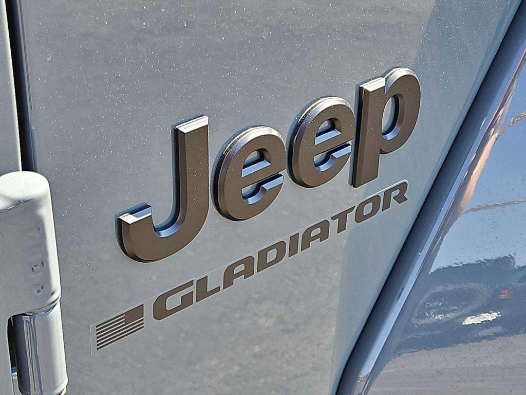 new 2025 Jeep Gladiator car, priced at $45,645