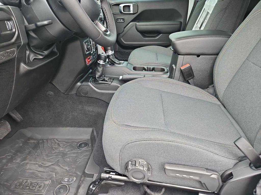 new 2025 Jeep Wrangler car, priced at $52,515