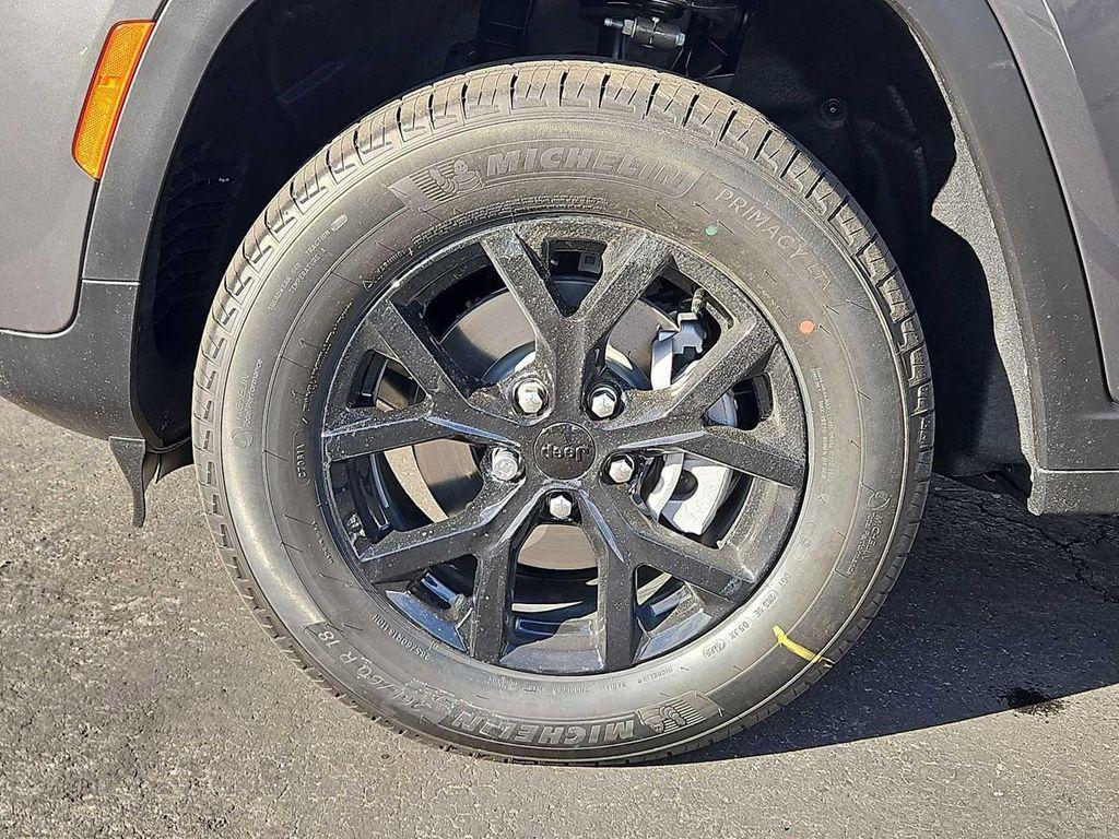 new 2025 Jeep Grand Cherokee car, priced at $36,230