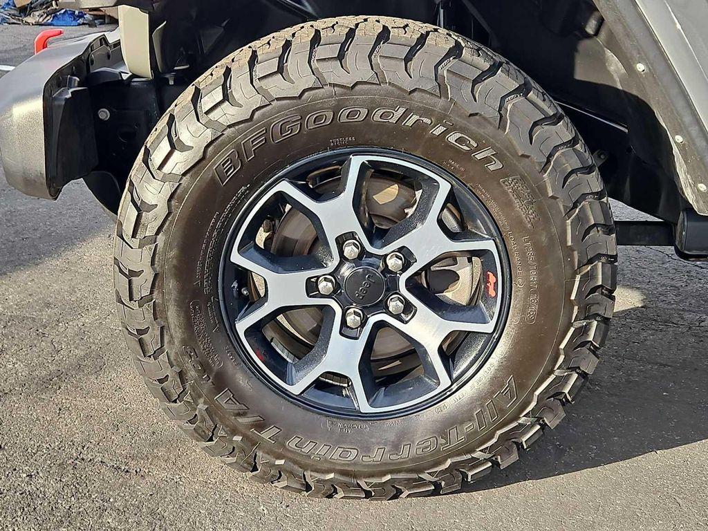 used 2021 Jeep Wrangler Unlimited car, priced at $32,000