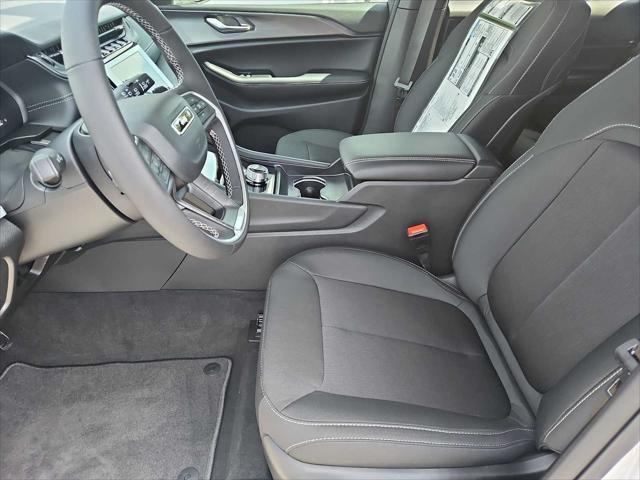 new 2025 Jeep Grand Cherokee car, priced at $35,284