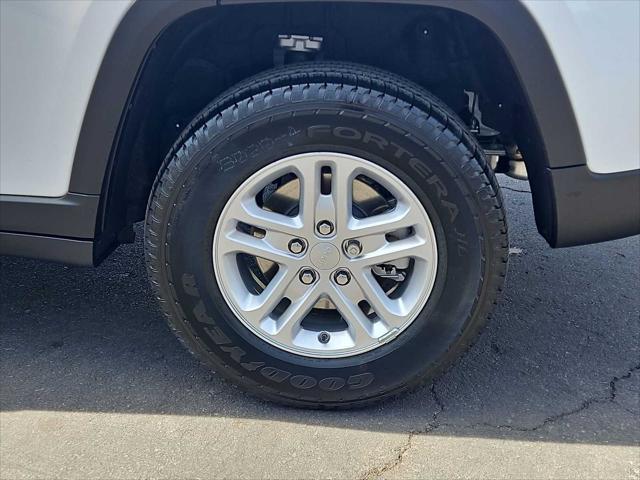 new 2025 Jeep Grand Cherokee car, priced at $35,284