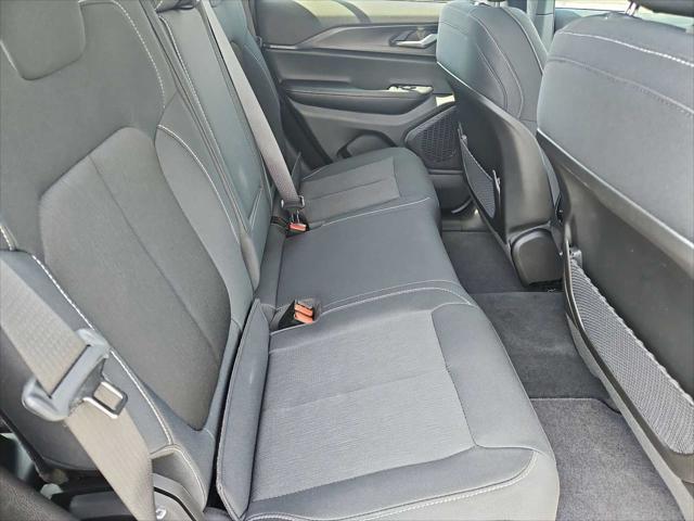 new 2025 Jeep Grand Cherokee car, priced at $35,284
