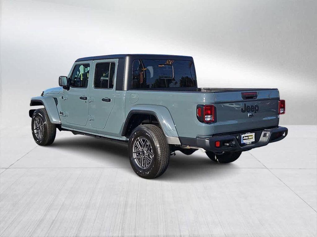 new 2025 Jeep Gladiator car, priced at $45,023