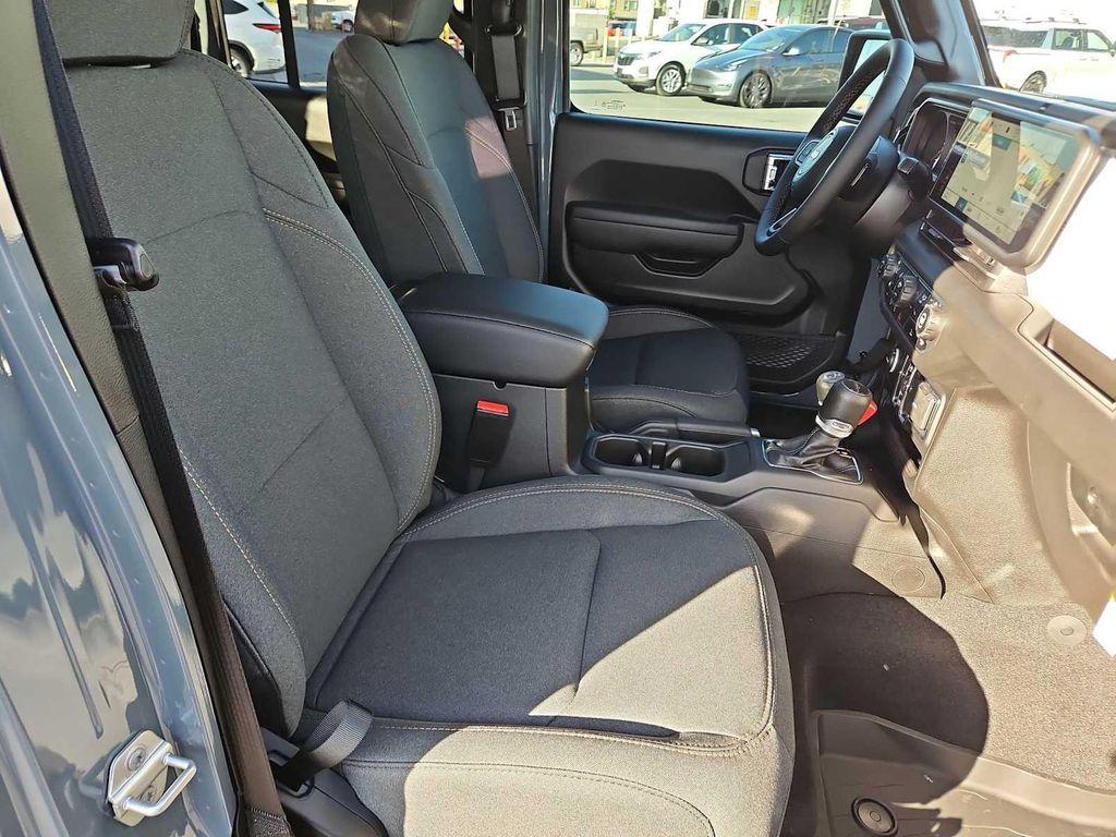 new 2025 Jeep Gladiator car, priced at $45,023