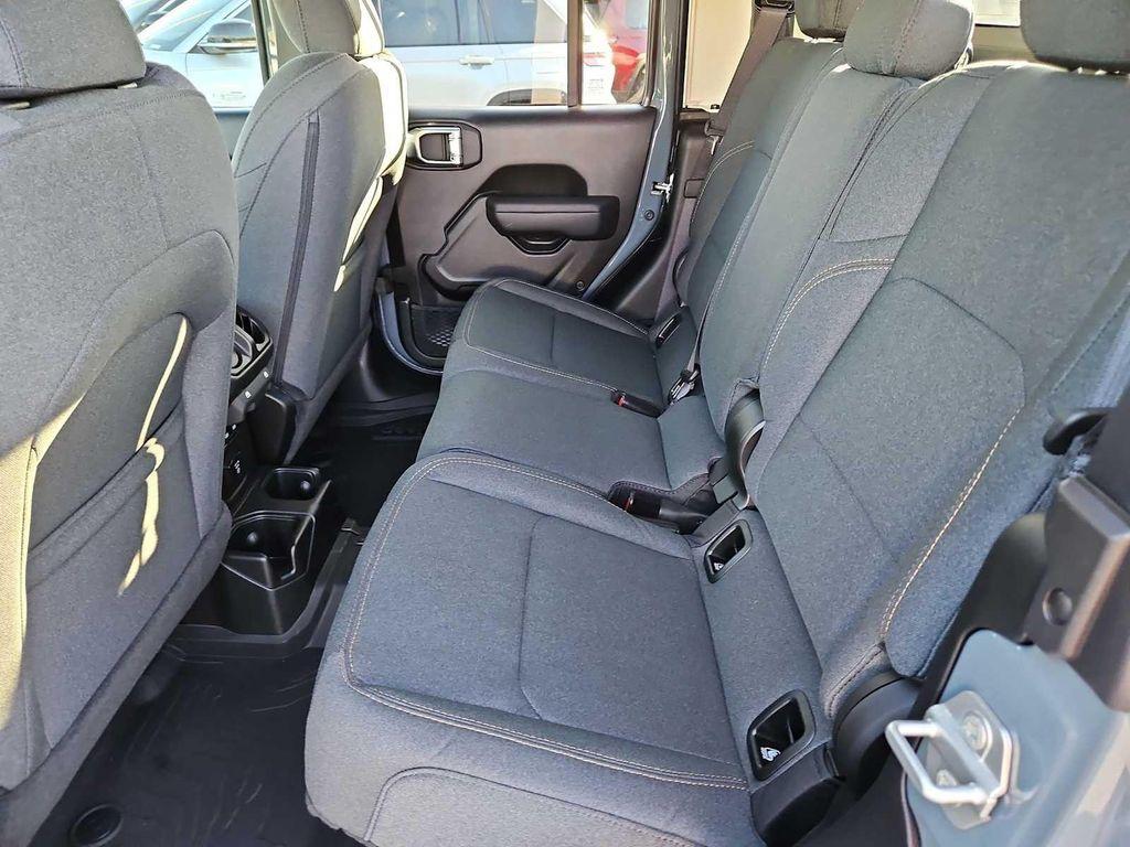new 2025 Jeep Gladiator car, priced at $45,023