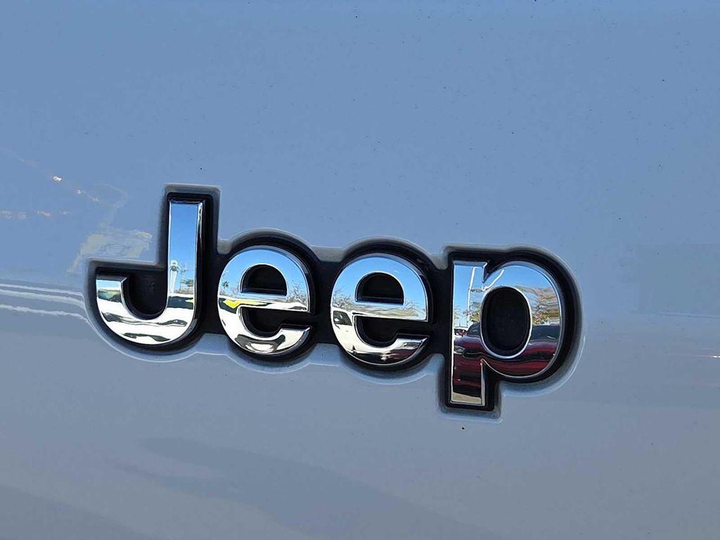 used 2021 Jeep Grand Cherokee L car, priced at $25,500