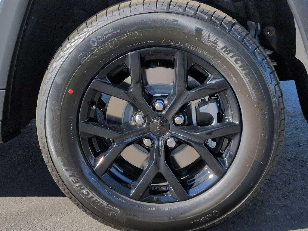 new 2025 Jeep Grand Cherokee L car, priced at $37,385