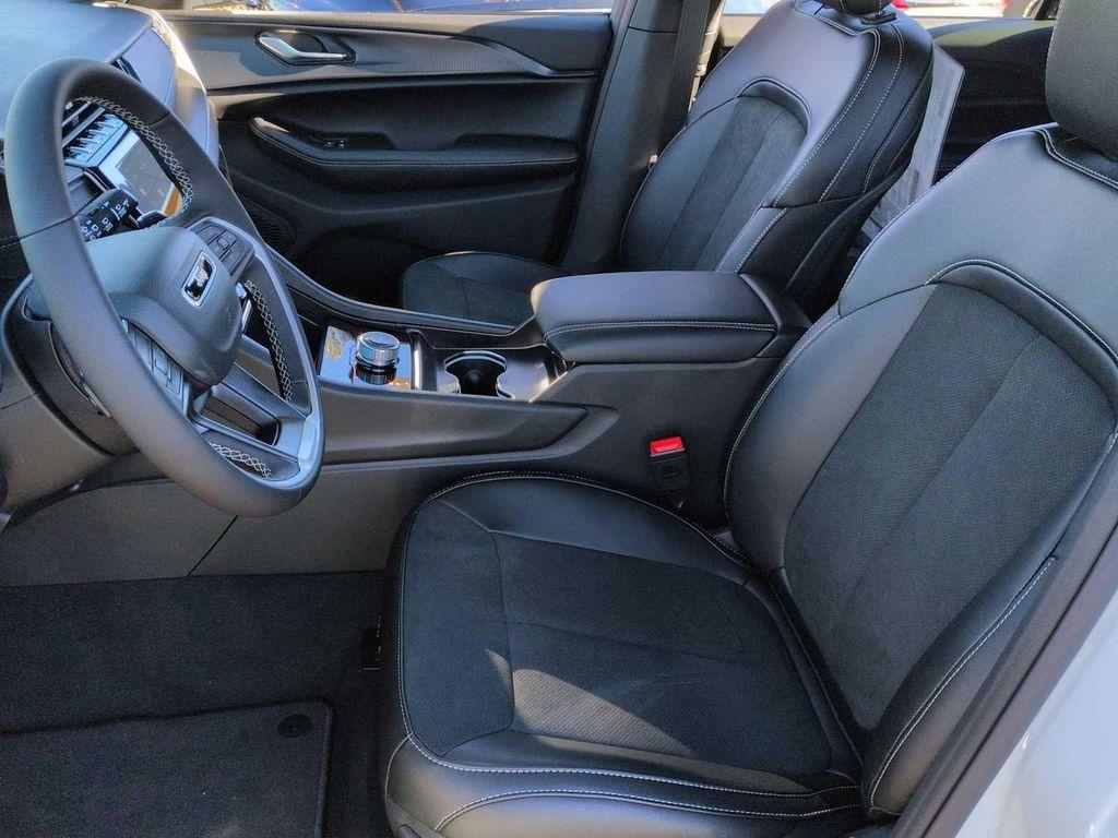 new 2025 Jeep Grand Cherokee L car, priced at $37,385