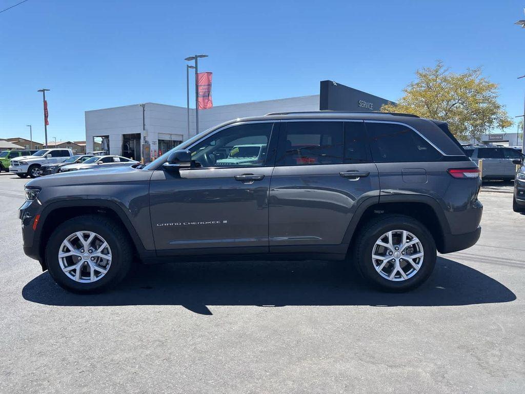 used 2022 Jeep Grand Cherokee car, priced at $24,000