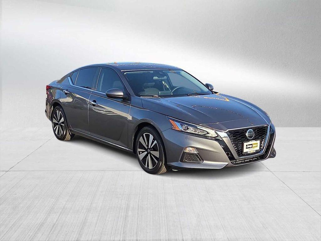 used 2022 Nissan Altima car, priced at $17,000