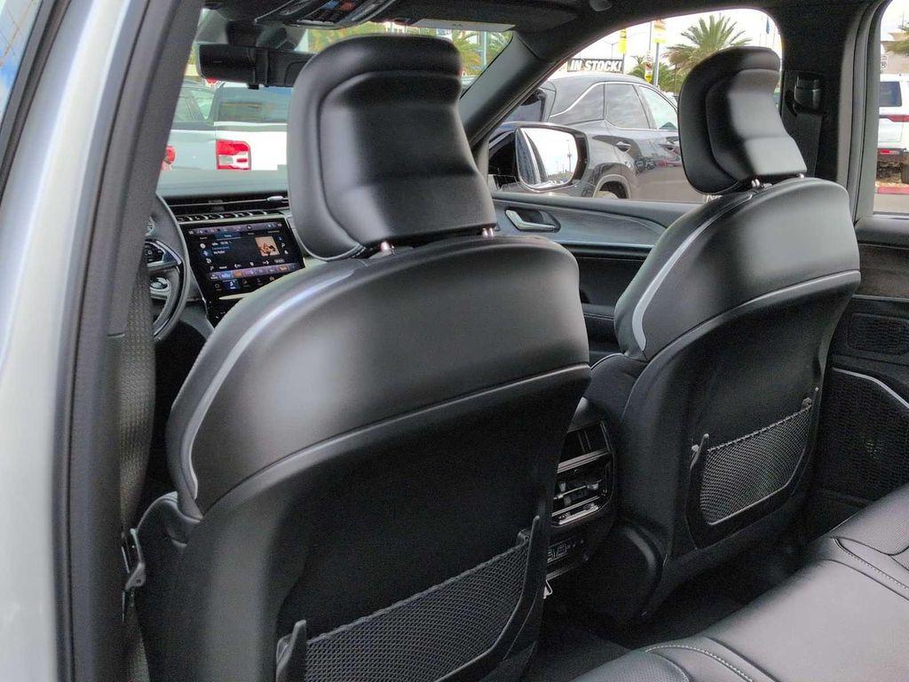 new 2025 Jeep Grand Cherokee car, priced at $57,985