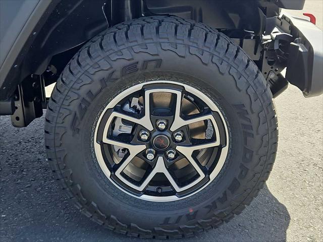 new 2025 Jeep Gladiator car, priced at $47,175