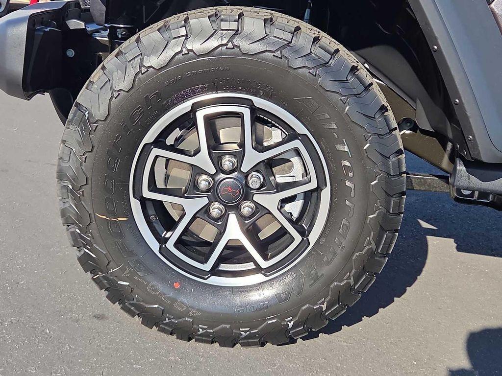 new 2025 Jeep Wrangler car, priced at $46,705