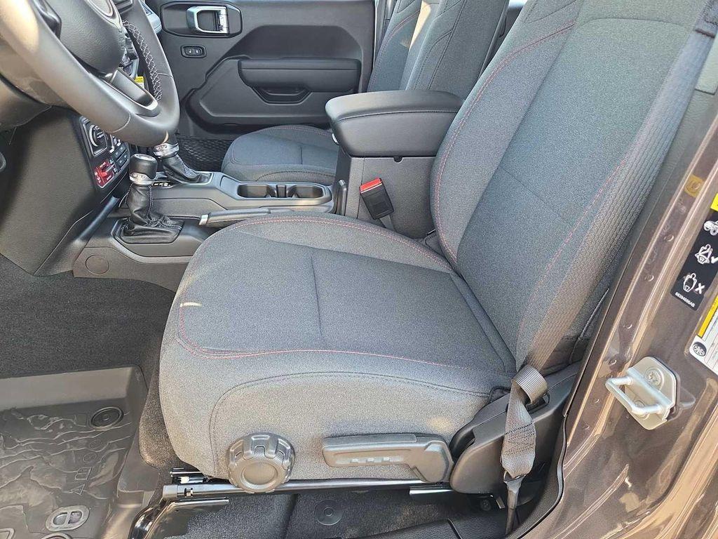 new 2025 Jeep Wrangler car, priced at $46,705