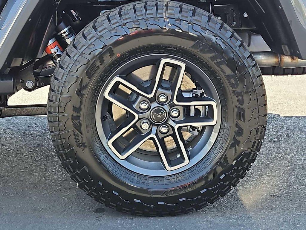 new 2025 Jeep Gladiator car, priced at $47,730