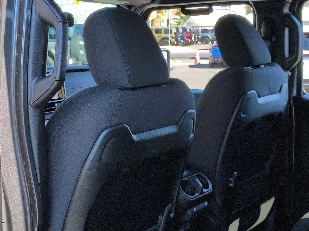 new 2025 Jeep Gladiator car, priced at $46,430