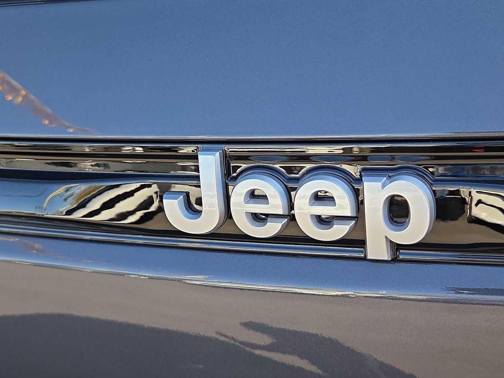 new 2025 Jeep Grand Cherokee car, priced at $34,920