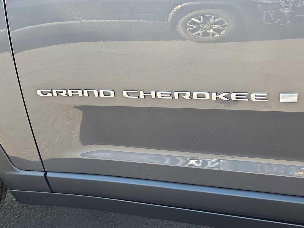 new 2025 Jeep Grand Cherokee car, priced at $34,920