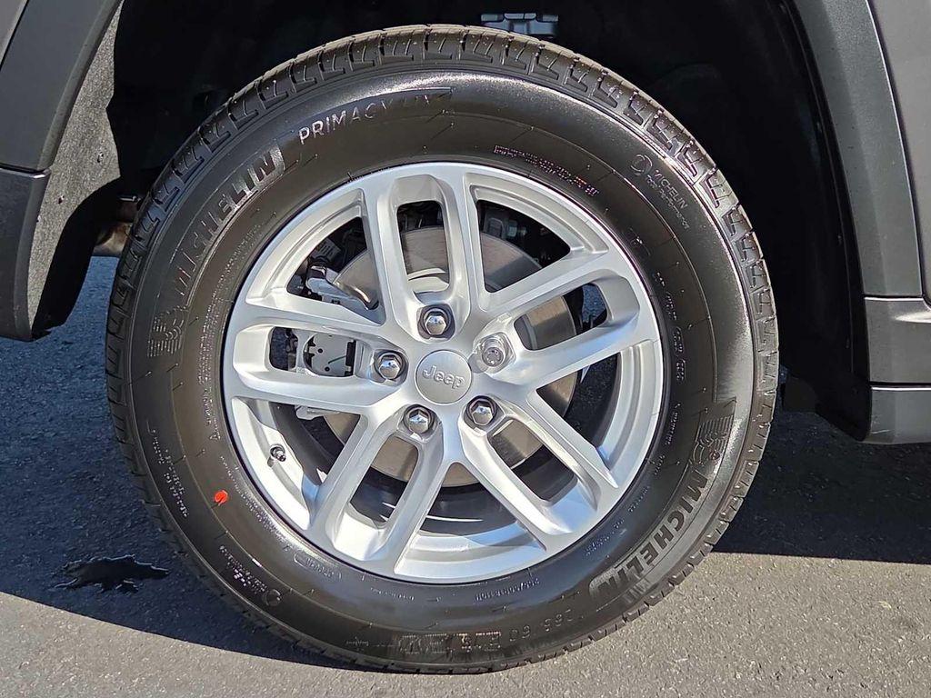 new 2025 Jeep Grand Cherokee car, priced at $34,920