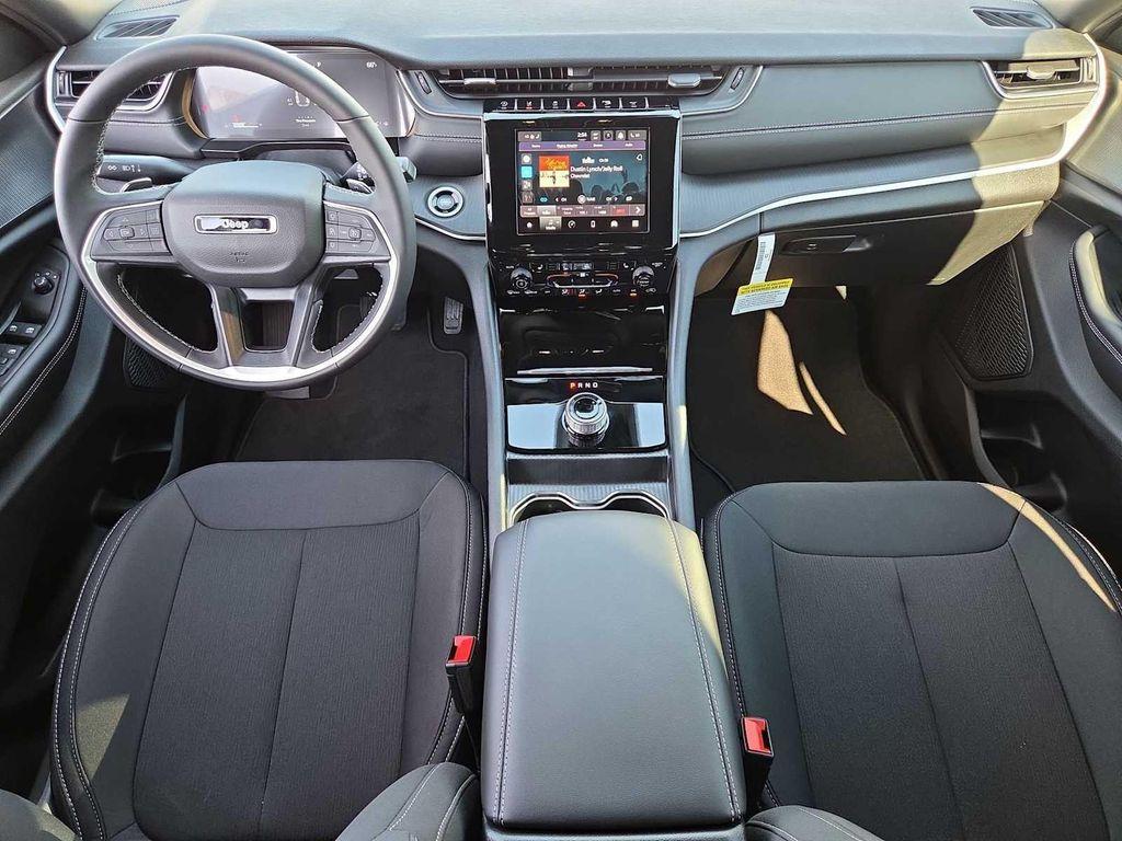 new 2025 Jeep Grand Cherokee car, priced at $35,170