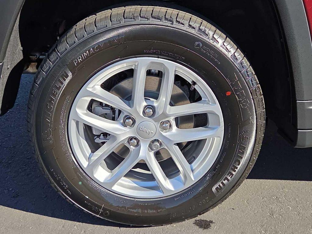new 2025 Jeep Grand Cherokee car, priced at $35,170